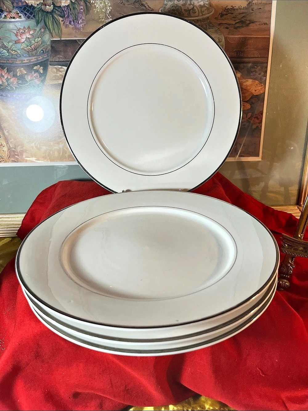 International Silver White Dinnerware Plates